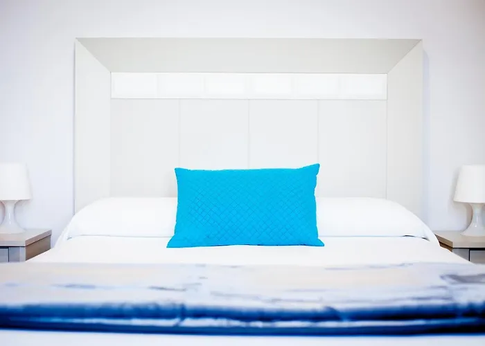 Ξενοδοχείο με διαμερίσματα Zoila Baiona