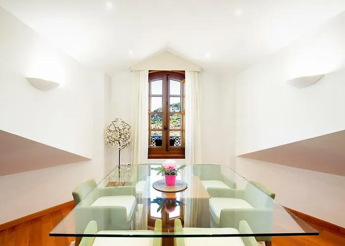 Ξενοδοχείο με διαμερίσματα Zoila 4*