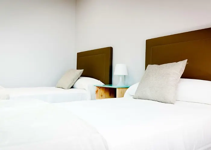 Ξενοδοχείο με διαμερίσματα Zoila Baiona