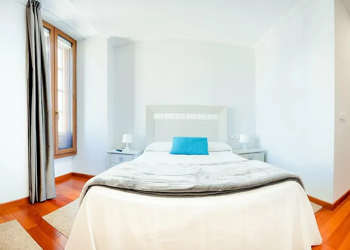 Ξενοδοχείο με διαμερίσματα Zoila 4*